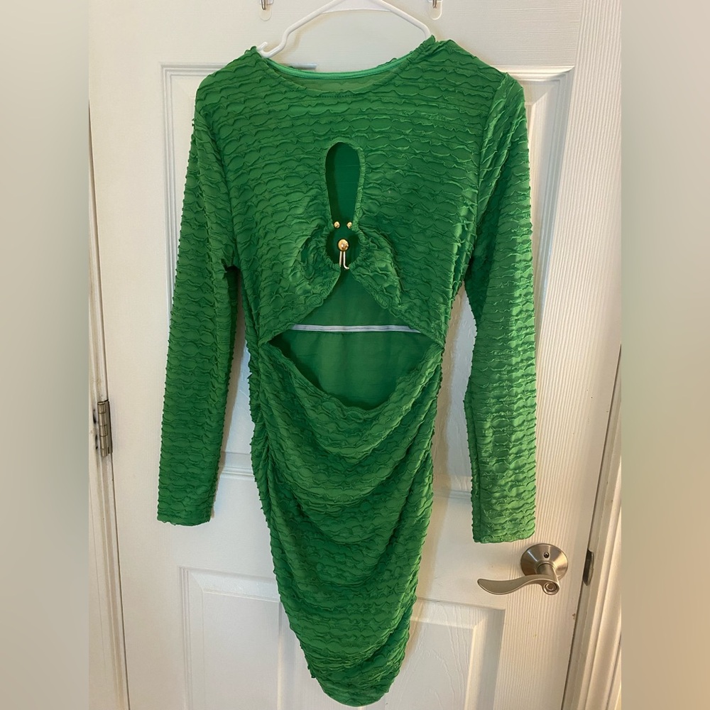 Cut out O-ring detail body con dress new never worn it.